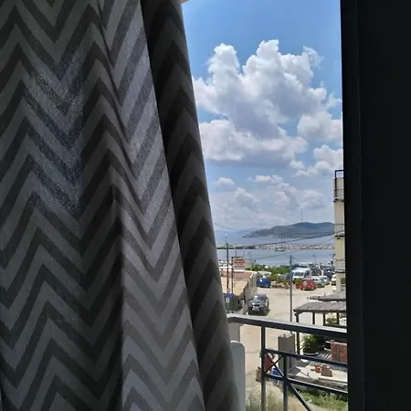 Petries Aparthotel Agii Apostoli