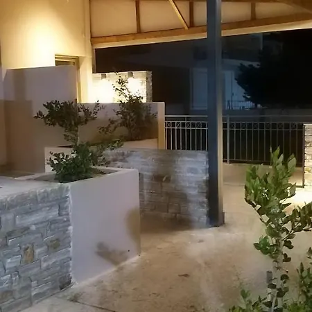Petries Aparthotel Agioi Apostoloi (Evia)
