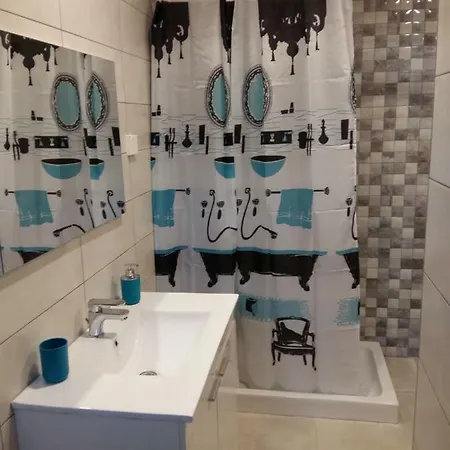 Petries Aparthotel 2*