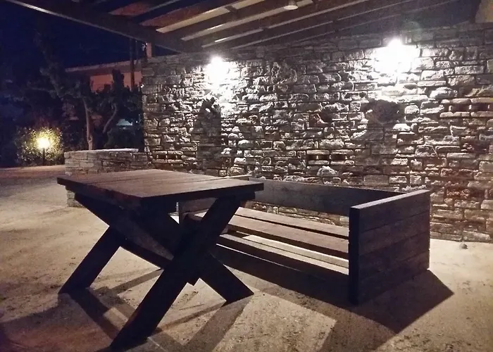 Petries Aparthotel Agioi Apostoloi (Evia)